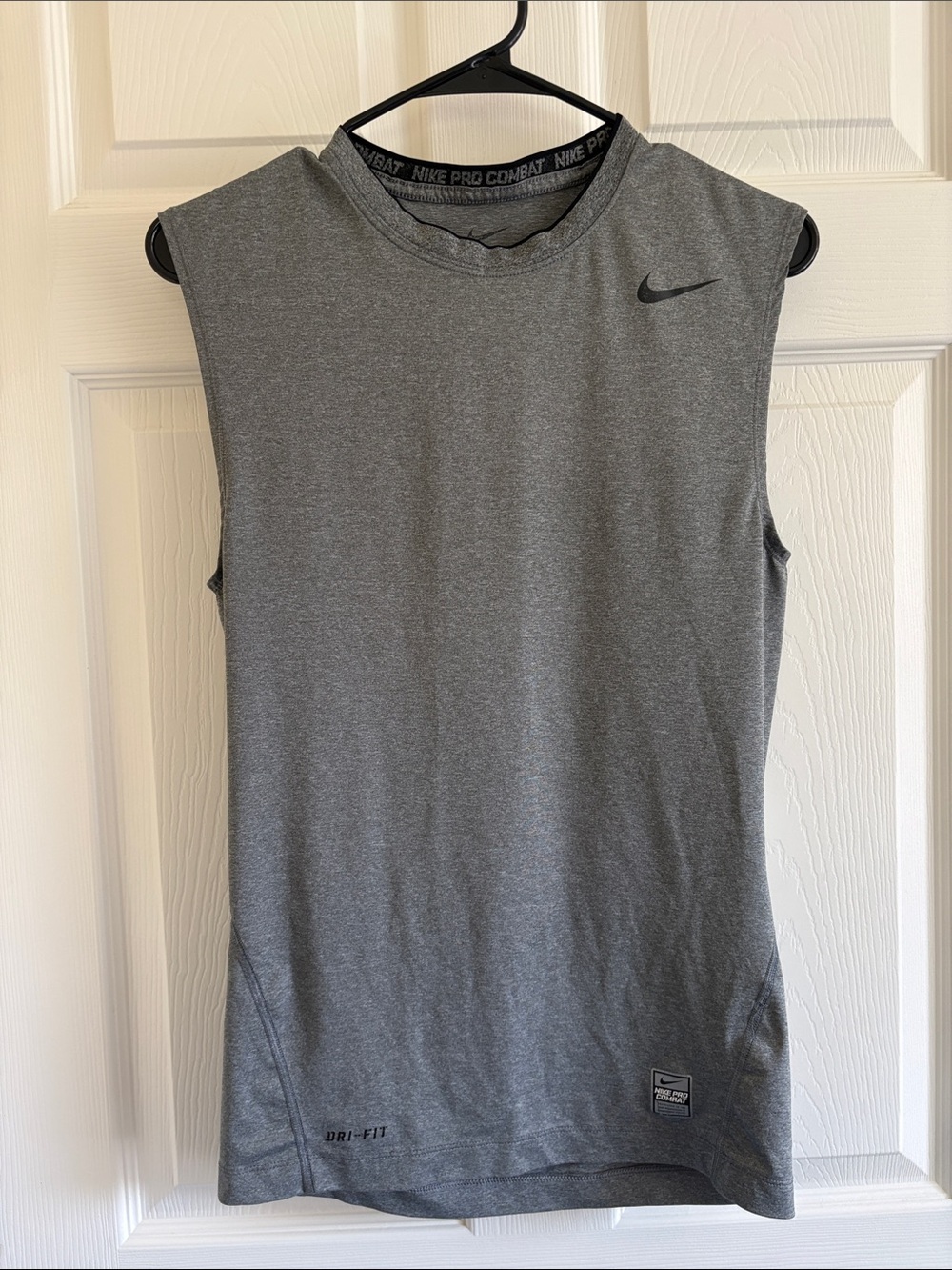 Nike Pro Combat Gray Dri- Fit Sleeveless Performance Training‎ Top